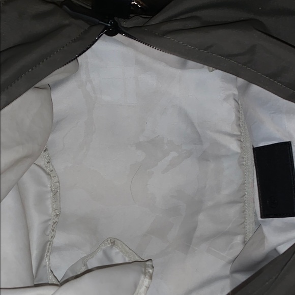 Lululemon green dufflebag vinyl with black leather handles 18in long - Picture 9 of 13